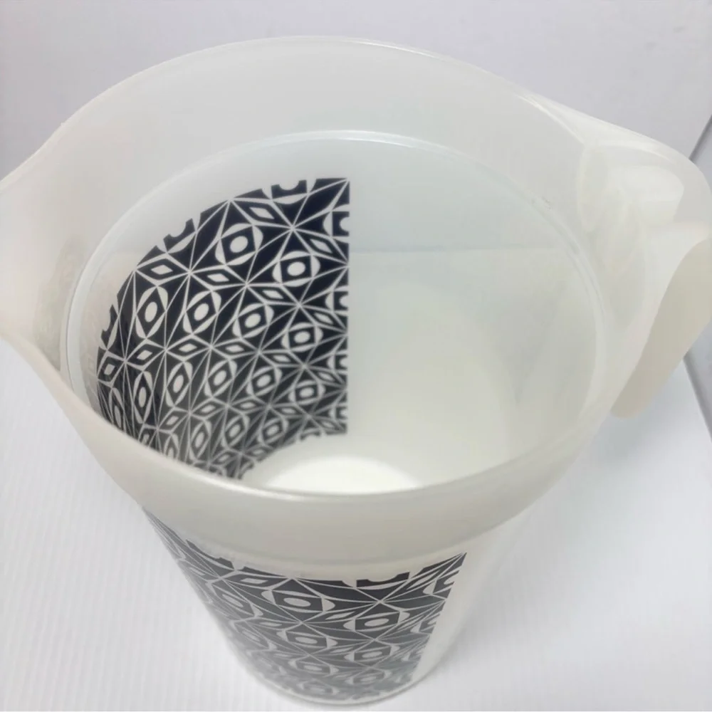 Tupperware Pitcher‎ 2 Quart Push Button with Infuser Deco Vibe Black